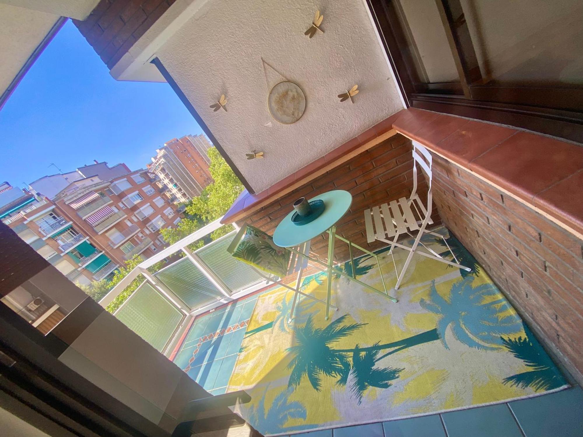 Barcelona Chic Apartments- Free Parking - 10 Min From Bcn City Centre By Metro Buitenkant foto